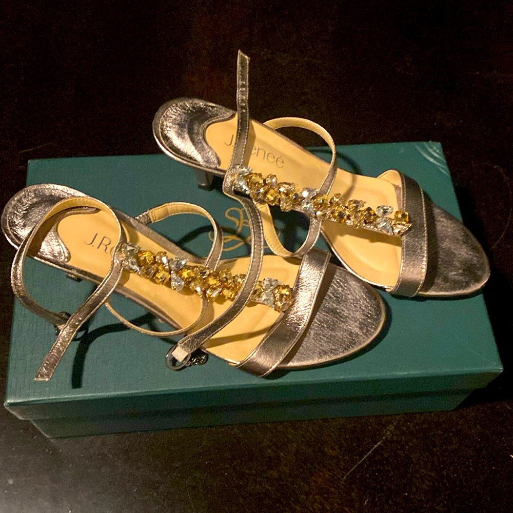 Only worn once. Beautiful shoes.